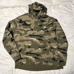 Nike Men’s Camo hoodie
